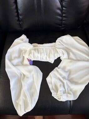 SHEIN NWT. White Off-Shoulder Puff Sleeve Crop Top